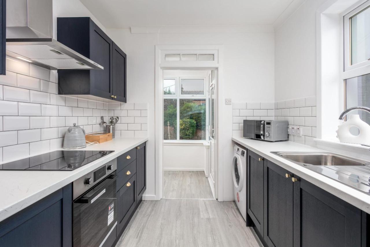 Wellington View - Donnini Apartments Ayr Bagian luar foto